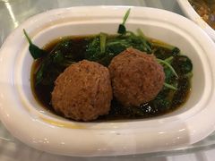 蟹黄狮子头-鸿运酒楼