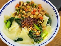 老陕油泼面-东关吉祥西安腊汁肉夹馍(健德门店)