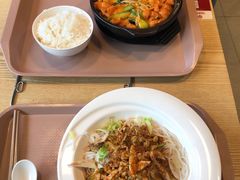 脆骨肠砂锅饭-北大家园食堂