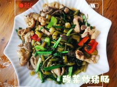 -黄记四更烤乳猪店