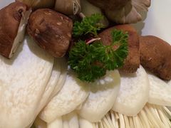 -左庭右院鲜牛肉火锅(浦江欢乐颂店)