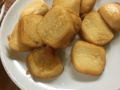 炸馒头-蓝精灵饺子店