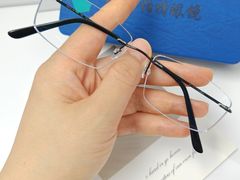 -罗伯特眼镜·蔡司官方授权(罗湖国贸店)