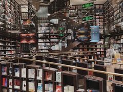 -钟书阁(群光广场店)