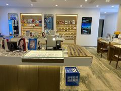 -三目眼镜·蔡司视觉合作店(青浦宝龙店)