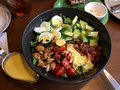牛油果鸡肉沙拉-彼德西餐厅(凯德广场新南店)