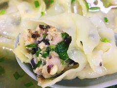 香菜木耳肉馄饨-顶巧鸡汤馄饨(虹口总店)