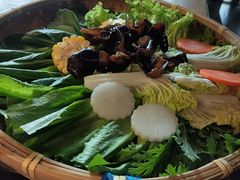 -尚尚仙·酸汤猪手·猪肚鸡火锅(华联万柳购物中心店)