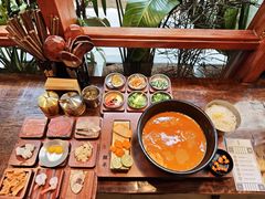 -银米·云南传统过桥米线(双廊黑金冠店)