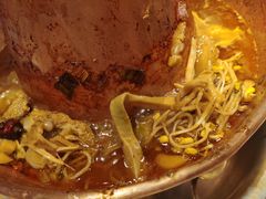 -老佛爷炭火蛙锅直营(清滨路总店)