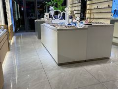 -视野联行眼镜·蔡司·尼康·豪雅·依视路(青浦宝龙店)