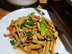 -自游人·美食一楼