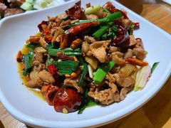 宣威小炒肉-老滇山寨•云南特色菜•地方菜•民族风情歌舞表演(金碧店)