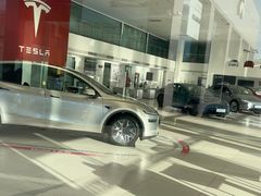 -TESLA 特斯拉(北京后沙峪特斯拉中心)