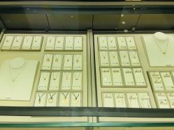 -周大福CHOW TAI FOOK(宝山苏宁易购店)