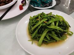 -五谷芳乳鸽王(海景店)