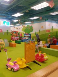 -莫莉幻想儿童乐园(青岛金茂湾店)