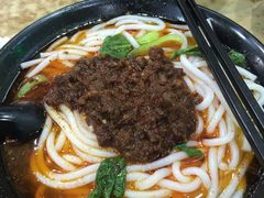 -丽虹云南过桥米线(兴工街店)