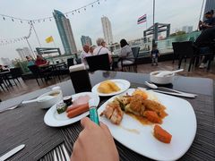 -曼谷湄南河畔华美达广场酒店