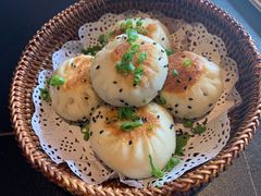 芝麻葱煎包-大隐·成都火锅Bistro(合生麒麟新天地店)