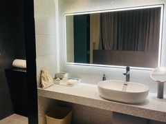 -上海虹桥中心爱琴海亚朵S酒店