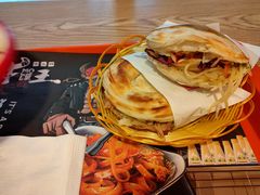 -十三朝牛馍王擀面皮(骡马市店)