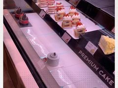 -巴黎贝甜(大宁国际商业广场店)