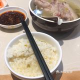 瞬间想呕吐。服务员说给我换一碗饭