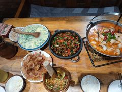 -老滇山寨•云南特色菜•地方菜•民族风情歌舞表演(金碧店)