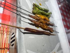 -三个大叔烤羊肉串·歌手驻唱·碳烤鲜肉(西三旗店)