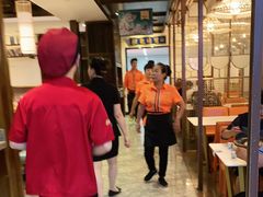 -阿瓦山寨·湘菜现炒·剁椒鱼头王(咸阳总店)