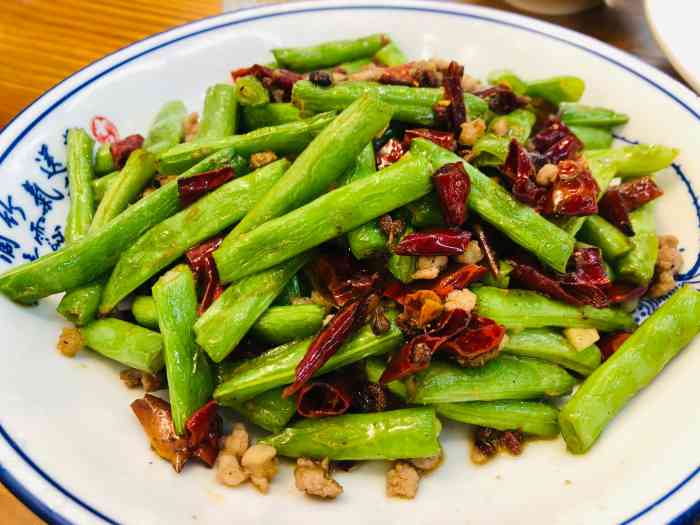 明馨小厨-"这家店的黑操作真的无语,点菜的时候看看价.