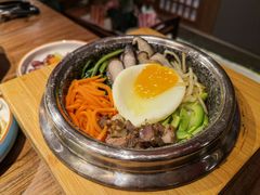 牛肉拌饭-明洞阿姨·韩式酱蟹烤肉·创意料理(三元桥店)