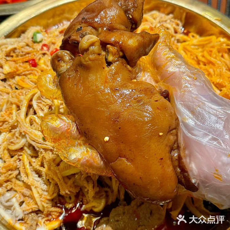 毛肚巨多的一家冒菜小店！实现毛肚自由啦！好爱他家的冒菜