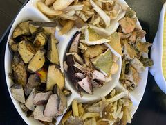 -野菌皇海景野生菌火锅(滨海大道店)