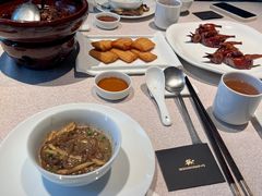 脆皮妙龄乳鸽-新荣记(椒江店)