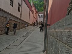 -塔尔寺游客服务中心