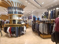 -lululemon(上海浦东IFC店)