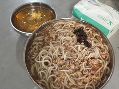 -正宗杨记普洱酸醋米线(总店)