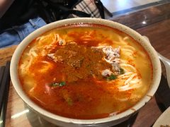 -亮亮面馆(经六路店)