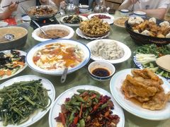 -鹤乡东北菜(崮山路店)