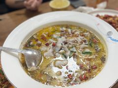 招牌酸菜鱼-酸婆娘重庆菜(紫竹路店)