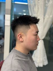 -老男孩男士理容馆·理发·烫染·修面