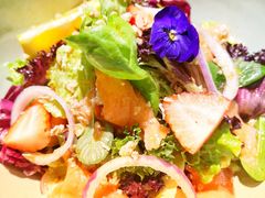 烟熏香草三文鱼蔬菜色拉-MIKAKU(万达广场上海宝山店)