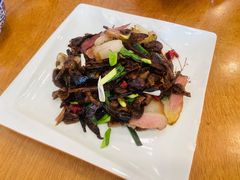 -石磨豆花家常菜·牦牛排土火锅