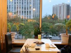 靠窗位-烹然四季椰子鸡火锅(团结湖总店)