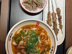 -顺溜·手工刀削面·黑金店(铜锣湾店)