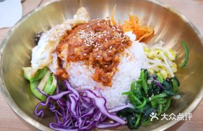 Crispy Pork Collar Stone Pot Rice