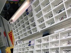 -诺柯视眼镜-蔡司依视路官方工厂店(淞南一店)