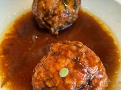 鸭蛋黄狮子头-梅飞酒家(名辉豪庭店)